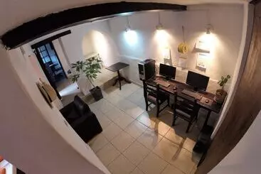 Hostal L Auberge Inn