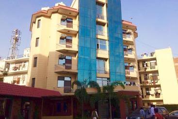 Hotel Niketan Mezbaan Suites