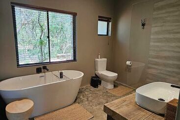 בית מלון כפרי African Safari Lodge