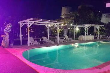 בית מלון כפרי Falco D'oro