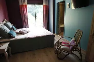 Hotel Bonheur & Boheme