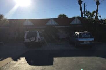 فندق Travelers Inn