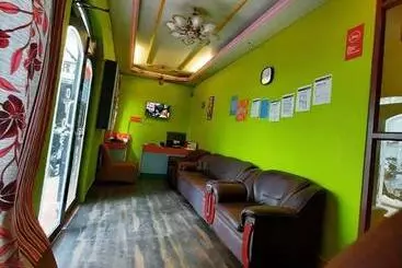 هتل Lloyd S Inn