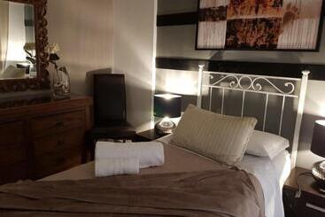 تختخواب و صبحانه 3jolie