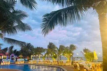 Hon Rom 2 Resort