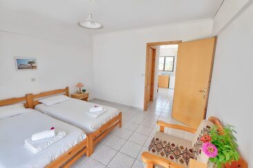 בית מלון כפרי Anthia Apartments