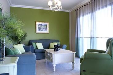 ホテル Avra Private Suites