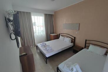 בית מלון כפרי Golden Beach