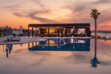 هتل Nana Princess Suites Villas & Spa