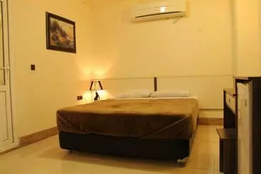 هتل Apadana