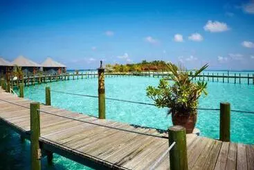 Komandoo Island Resort & Spa