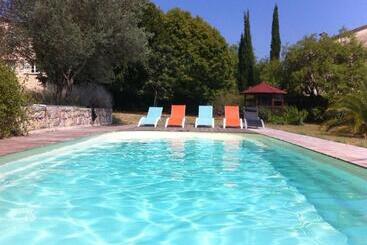 ベッドアンドブレックファースト L Escale Provençale