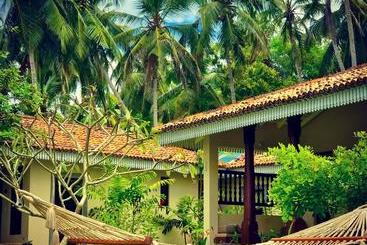 בית מלון כפרי Aga Surf View