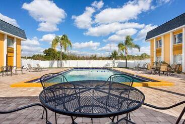 호텔 Quality Inn & Suites Heritage Park