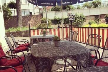 ホテル & Restaurant Zum Karpfen