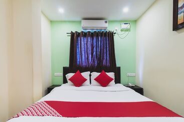 Hotel Oyo 8065 Map5 Inn