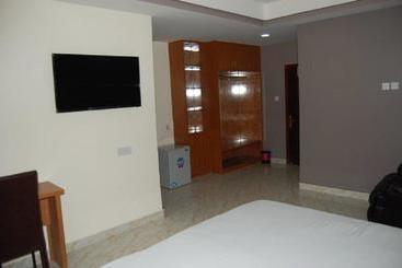 Maison 55 Hotel And Suite