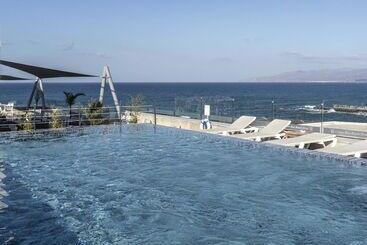 בית מלון כפרי Glaros Royal Beach