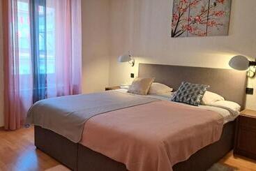 هتل Hôtel La Fontaine