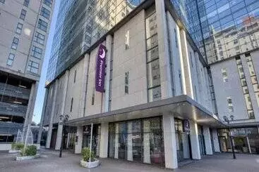 هتل Premier Inn Cardiff Cc Queen Street