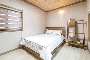 Namhae Yanghwa Seaside Pension