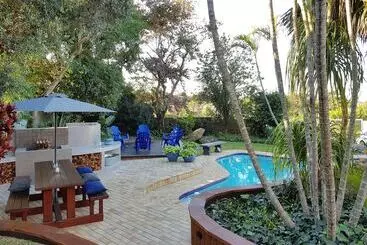 تختخواب و صبحانه The Hillcrest Guesthouse