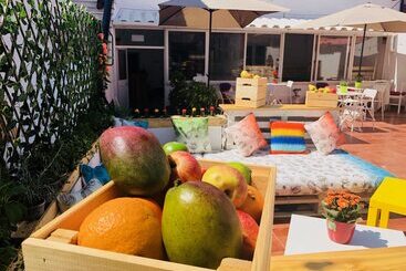 Cascais Terrace Fruit Point   Hostel