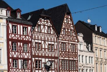 Hotelli Haus Am Berg