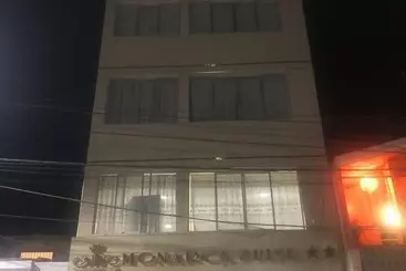 Hotelli El Monarca Suite