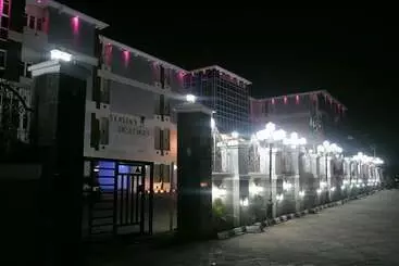 Titanic View Hotel & Suites