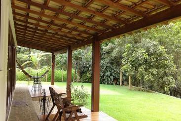 تختخواب و صبحانه Grauna Guest House