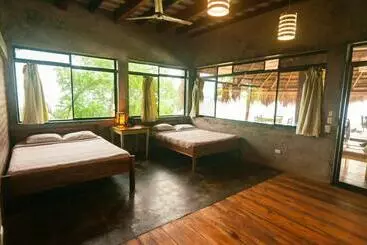 ホテル Hush Maderas