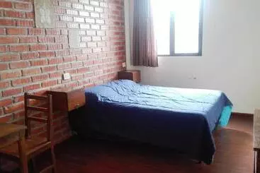 هتل Piedra Blanca Backpackers Hostel