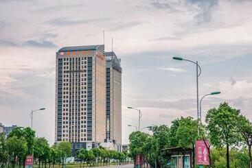 Vienna Hotel Jiangxi Yingtan International Glasses City