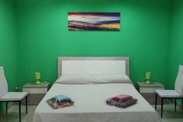 تختخواب و صبحانه Il Cirismiro