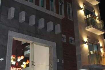 ホテル Grand Marques