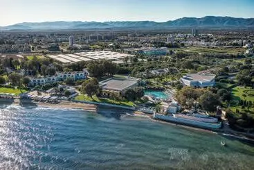 Merit Royal Gardens Hotel & Casino