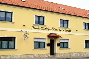 ベッドアンドブレックファースト Pension Zum Strell