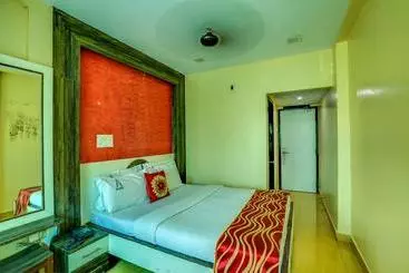 ホテル Ulo Akash Inn