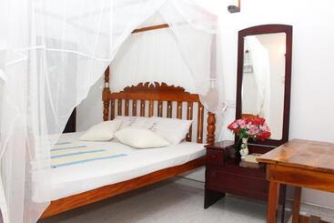 Otel Gihan Guesthouse