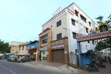 Hotell OYO 9372 Rich Inn