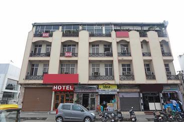 Oyo 10282 Hotel Rishi