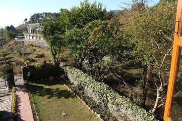 تختخواب و صبحانه The Mapple Cottage