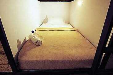 Hostel La Antigua Capsula