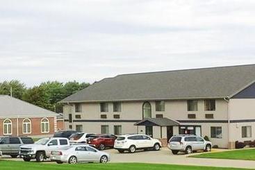 Motel Heartland Hotel & Suites