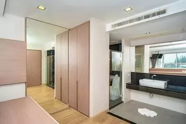 هتل آپارتمان Ratana Platinum Resort