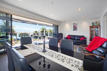 בית מלון כפרי Waterfront Apartments Nelson