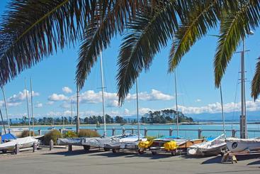 בית מלון כפרי Waterfront Apartments Nelson