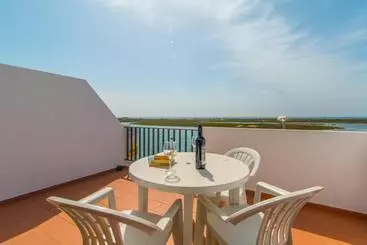 ツーリストアパートメント Cabanas Ria Sea View By Algartur