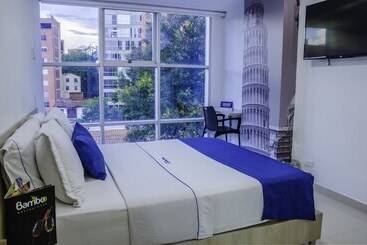 هتل Laureles Plaza